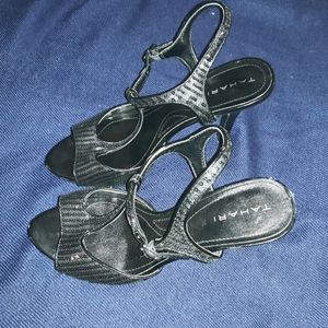 Tahari Size 8 Sequined Black High Heels with strap